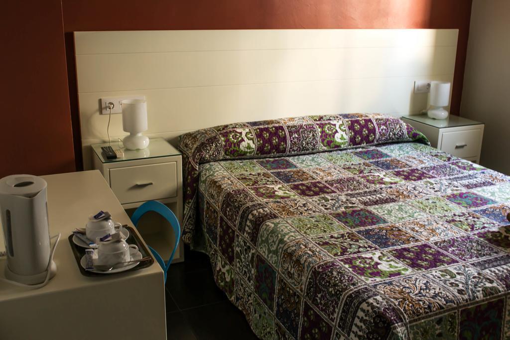 Hostal San Vicente II Seville Room photo